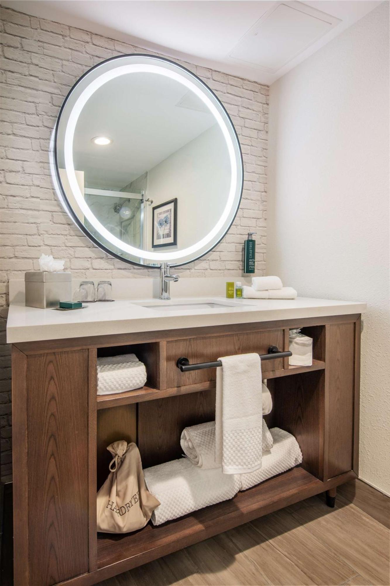 Doubletree By Hilton Monroe Township Cranbury 호텔 Rossmoor 외부 사진